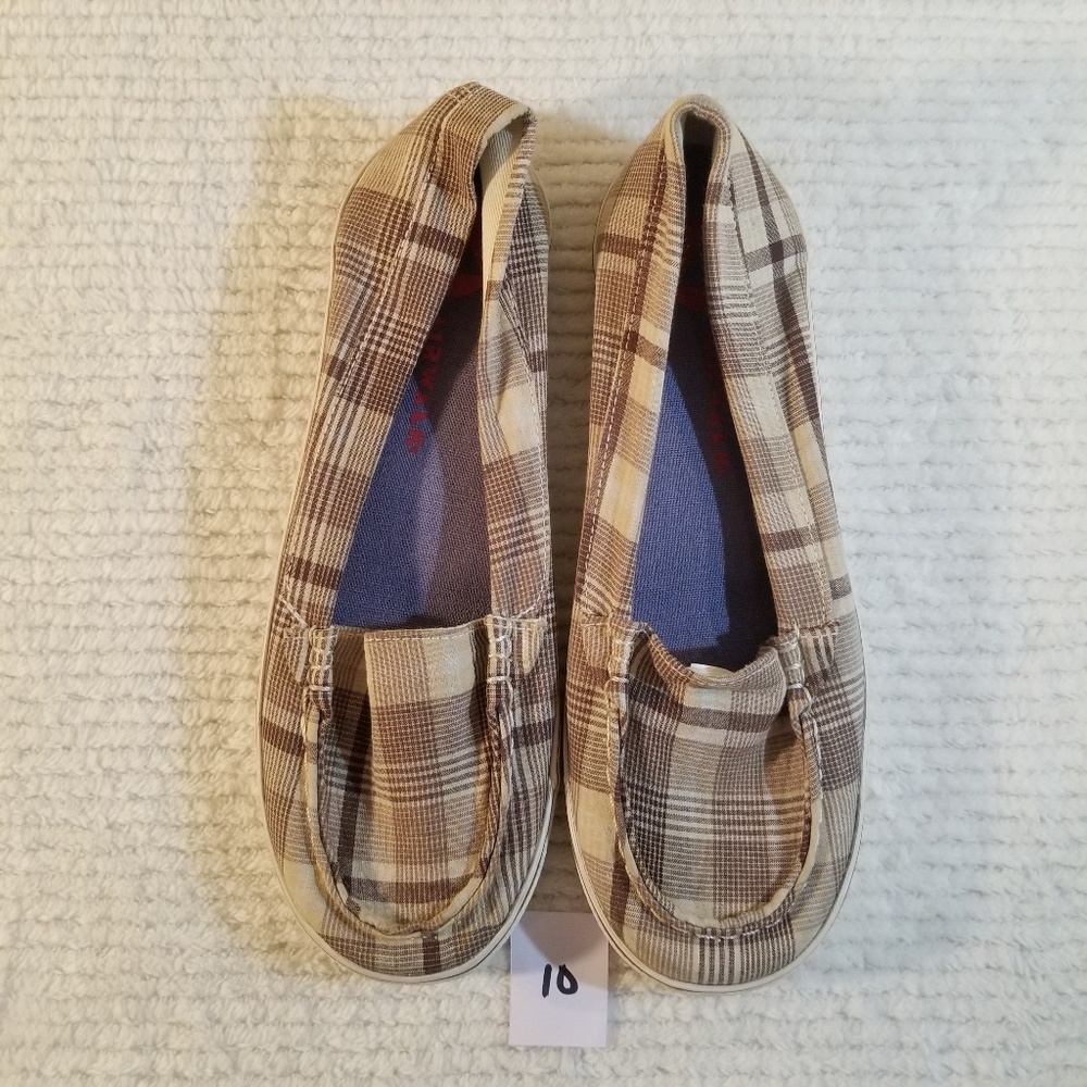 Airwalk boat shoes
